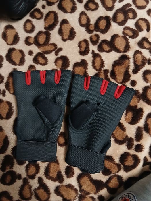 Vad mănuși lansare london