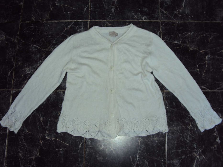 Школьные вещи на 7-9 лет примерно.