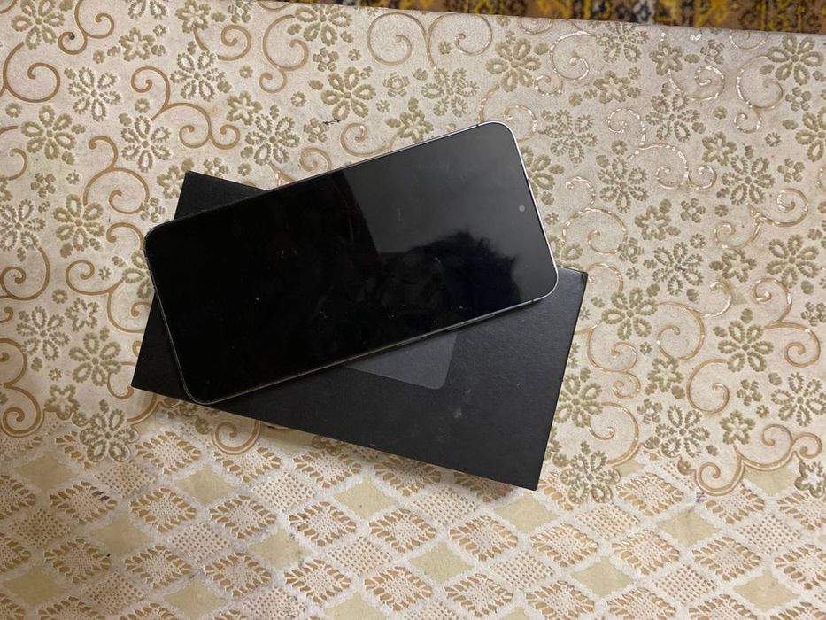 Samsung S 24 telefon