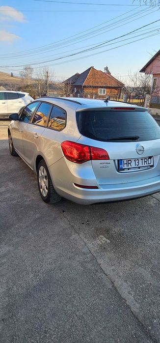 De vânzare opel astra j