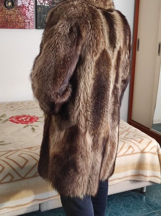 Продавам палто от лисица