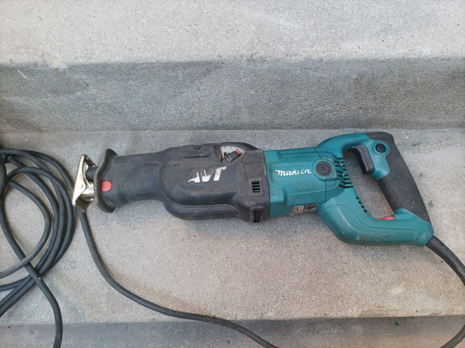 Електрически саблен трион Makita