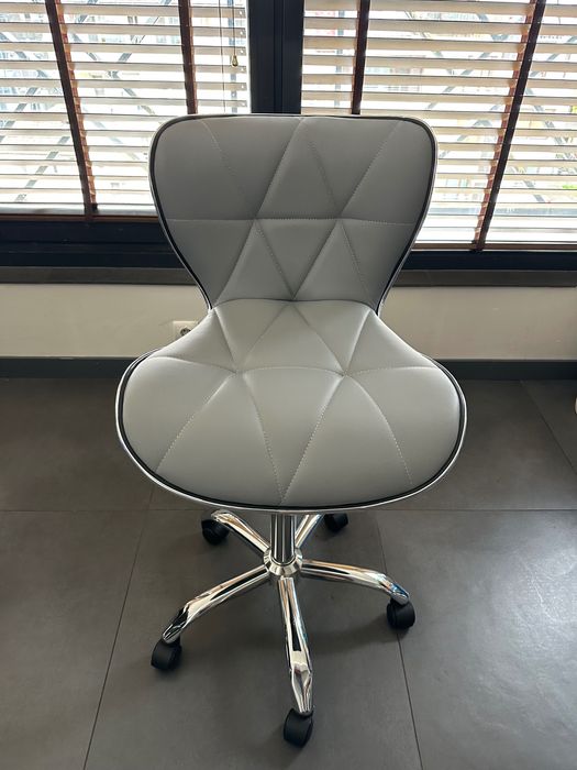 ВИСОК СТОЛ НА КОЛЕЛЦА BROOKLYN - 2г гаранция и безплатна доставка