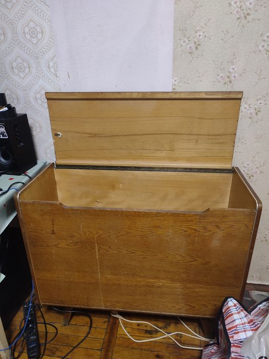 Комод для белья СССР и стол