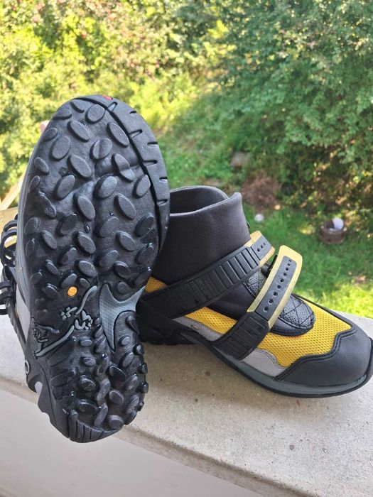 Bocanci canyoning Five Ten