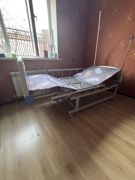 Кровать медицинская