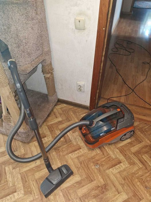 Продам моющий пылесос THOMAS Aqua+ Pet & Family