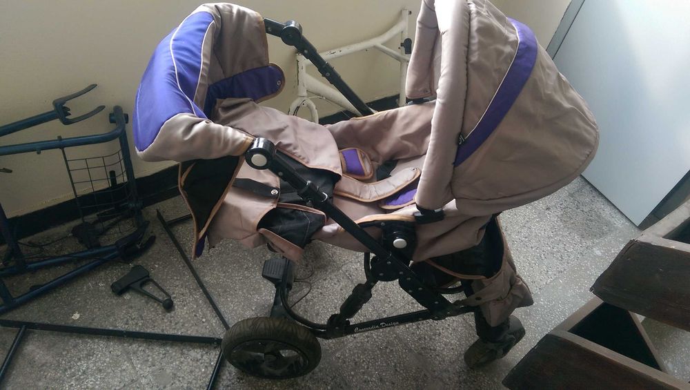 2 броя детски колички