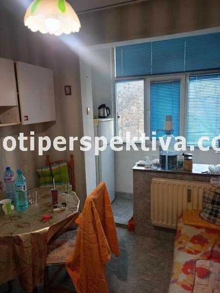 Продава се Тристаен апартамент в Пловдив, Кършияка - 82 кв.м за 1991 €/кв.м - Снимка #4