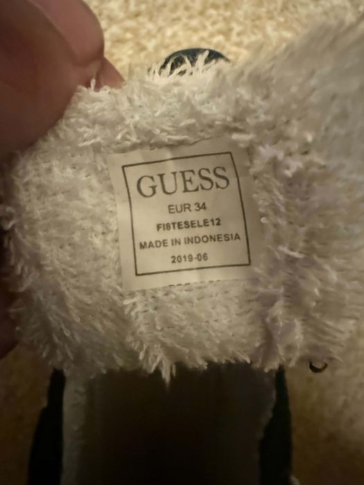 Guess не знам точно модела имат си и връзки не са носени почти