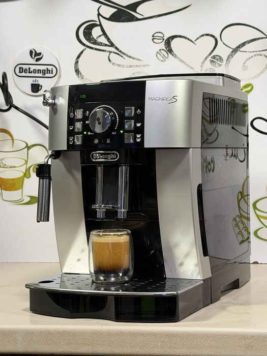 Кафемашина кафе автомат delonghi magnifica S с гаранция