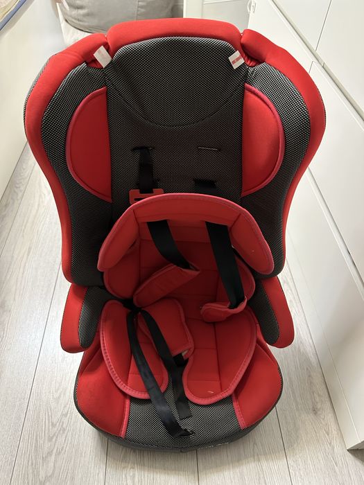 Продается десткое автомобильное кресло