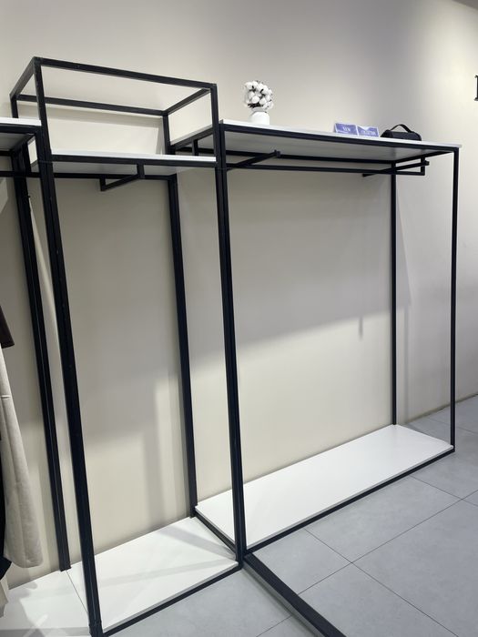 Торговое оборудование / стойка