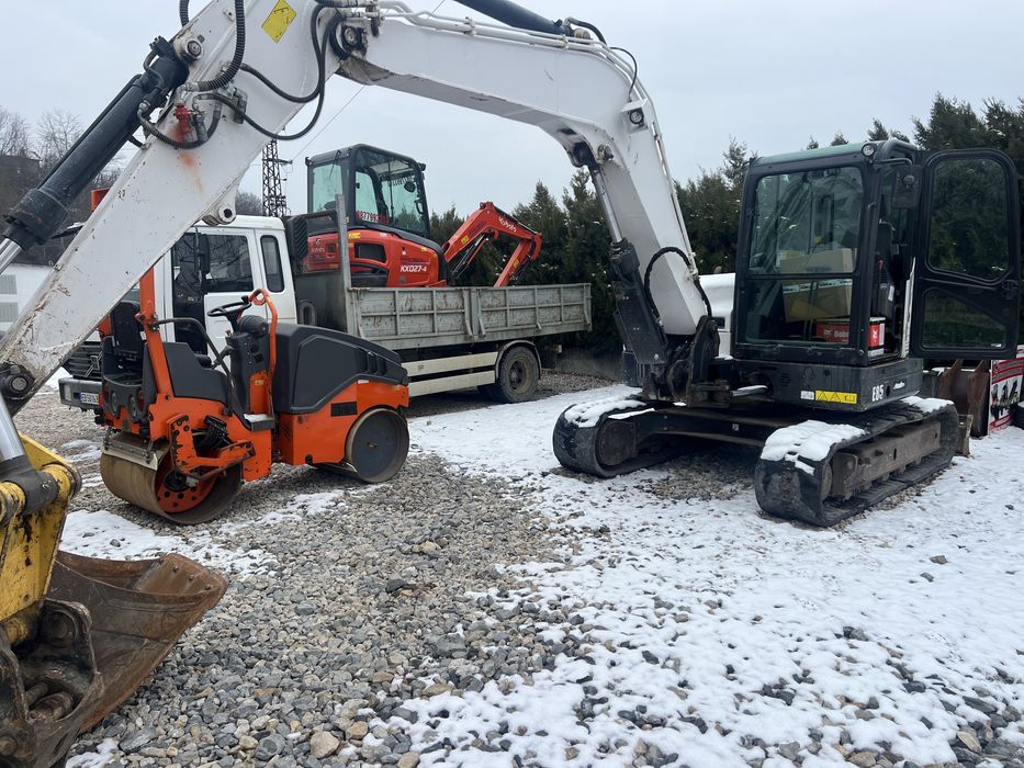 Услуги с комбиниран и мини багер!Почистване на трудно достъпни места