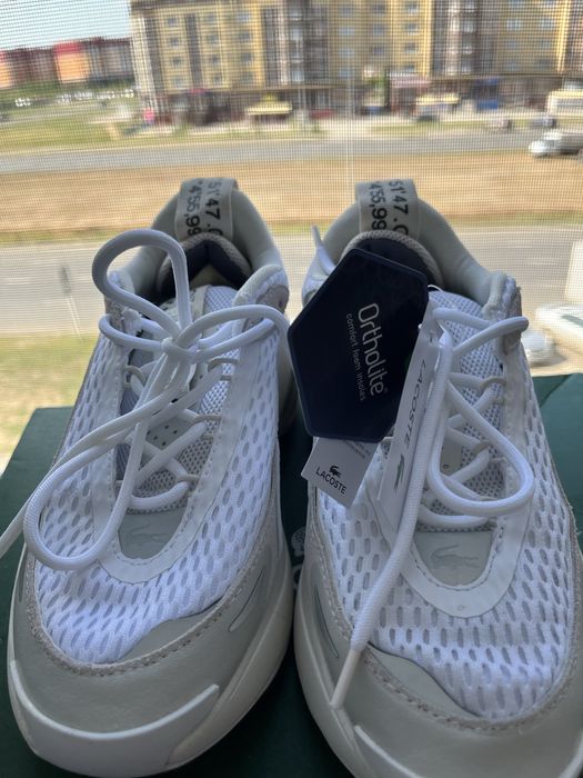 Продам кроссовки новые