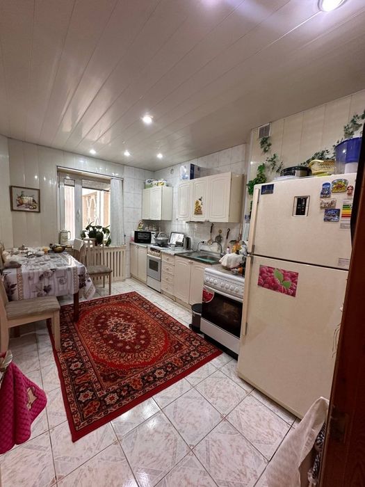 Продам свою квартиру Метро Айбек 4х комнатная