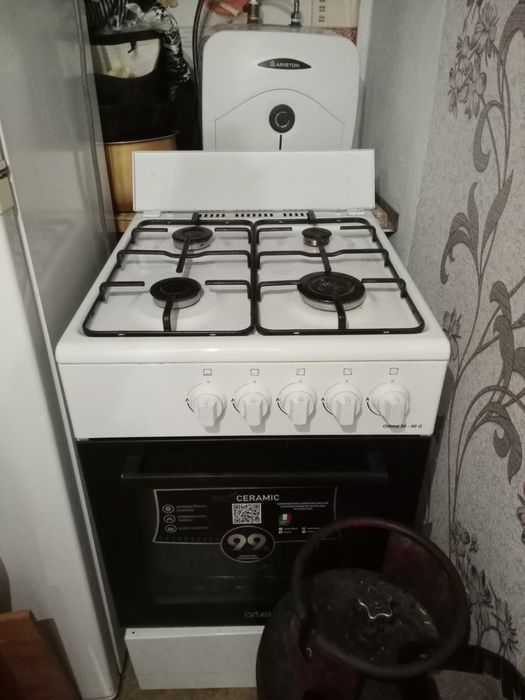 Продам газовую плиту