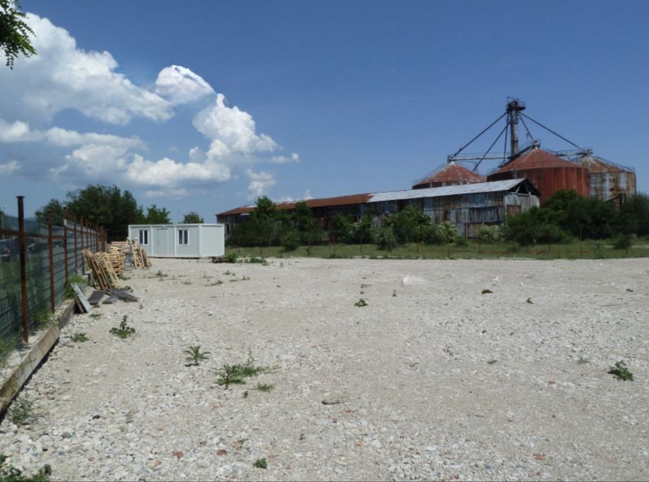 Парцел под наем,