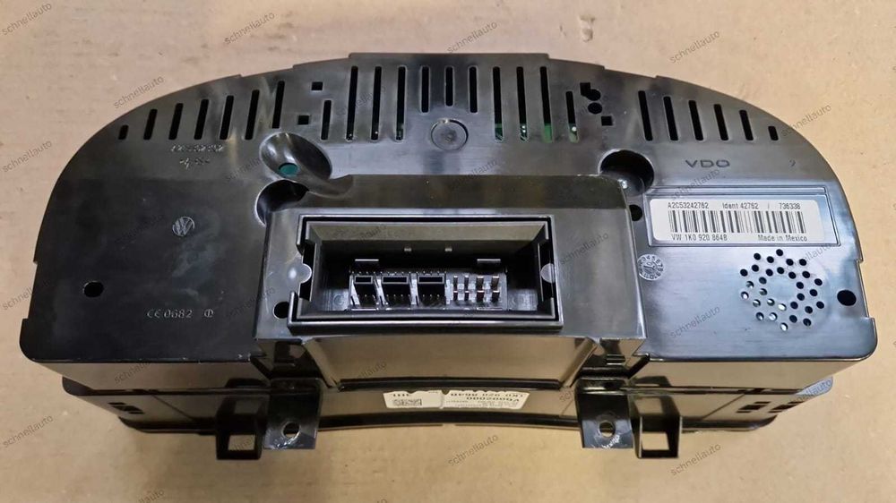 Ceas bord VW Golf 5 cod 1K0 920 864B
