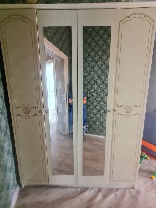 Шифонер шкаф и 2 тумбочки