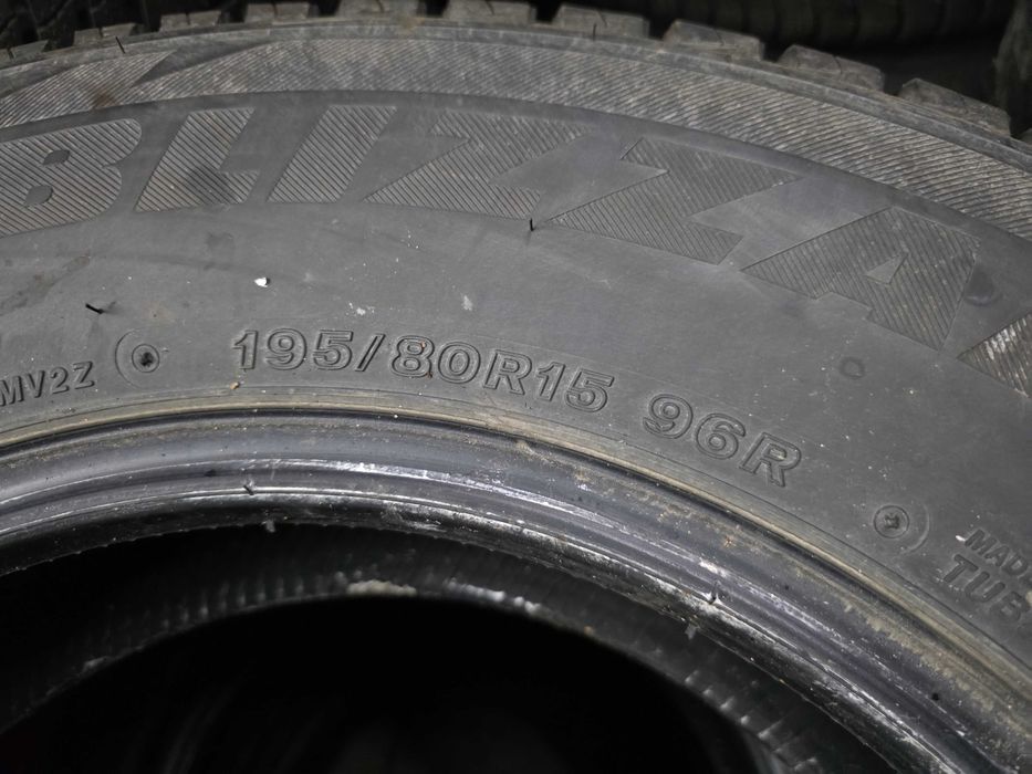 4бр Зимни гуми 195 80 15 - Bridgestone - DOT 2023