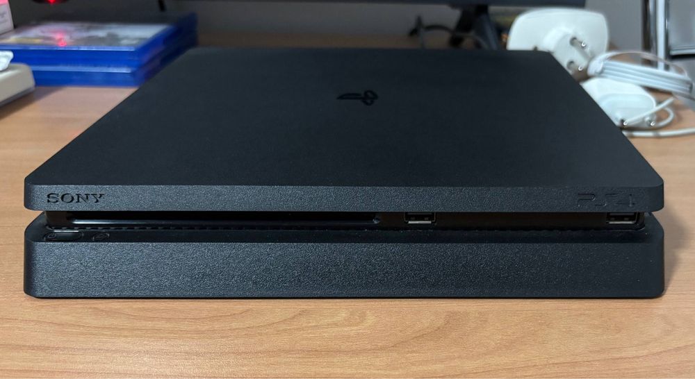 PlayStation 4 Slim