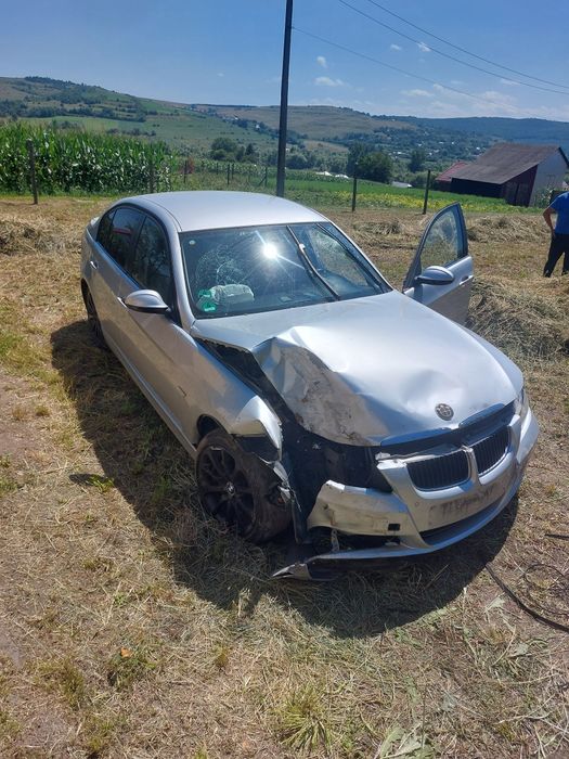Vând bmw e 90 320 d 163 cp avariat,motor funcțional
