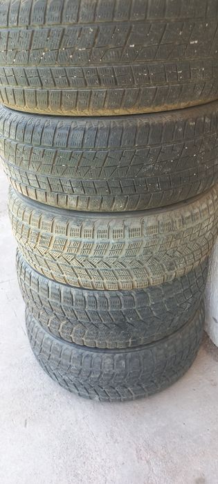 Продам комплект шины /зимние/