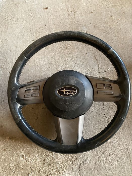 Продам руль на Субару
