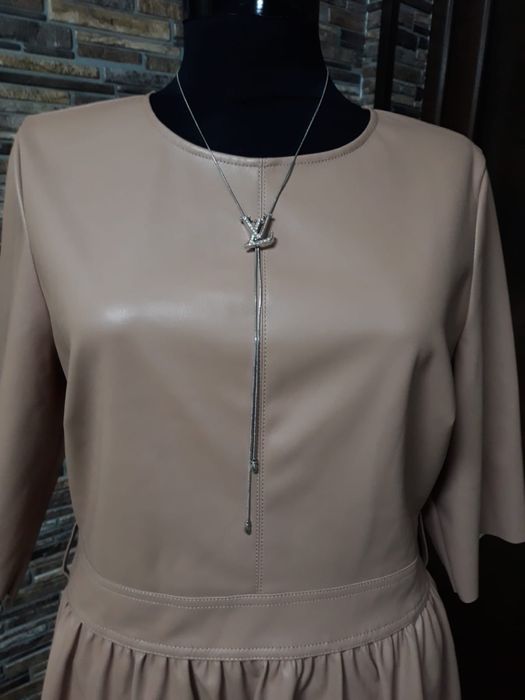 Rochie Asos 40, imitatie piele bej, superbă