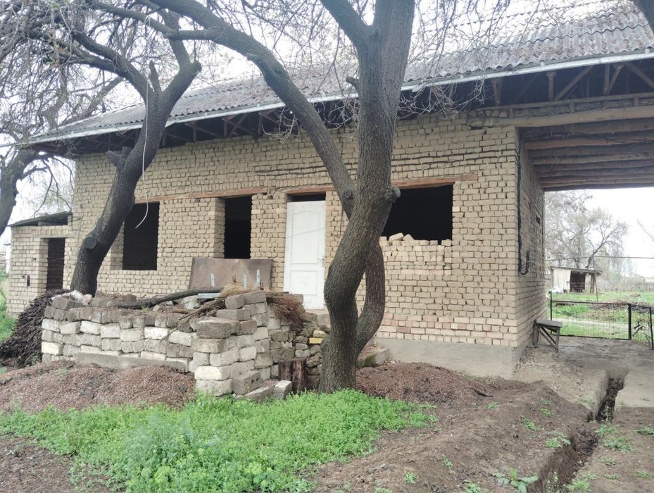 Hovli yer sotiladi