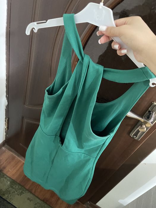 платье с открытой спиной короткое зеленые