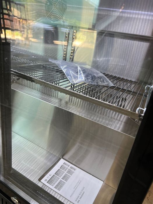 Vitrina frigorifica minibar cu 3 usi negru