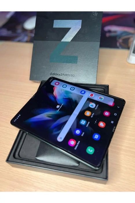 Samsung galaxy Z Fold 3