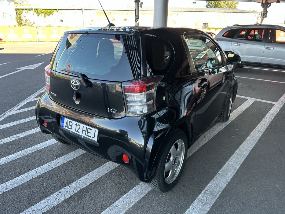 Vând Toyota IQ , stare bună. Unul cu numere altul fara . Ptr detalii s
