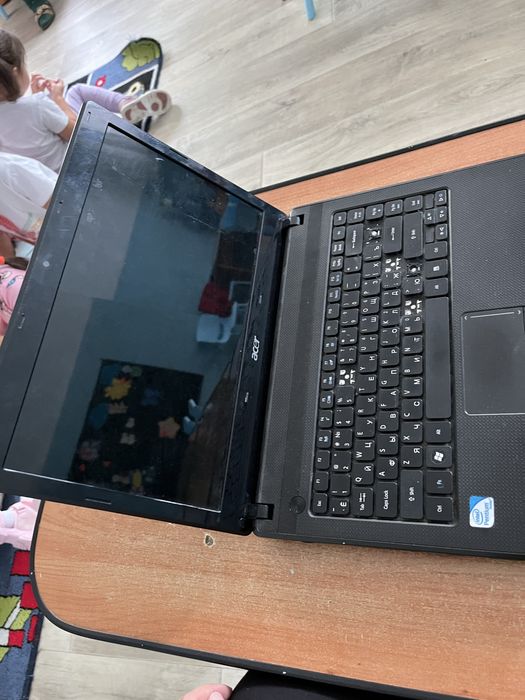 Продам ноутбук на запчасти