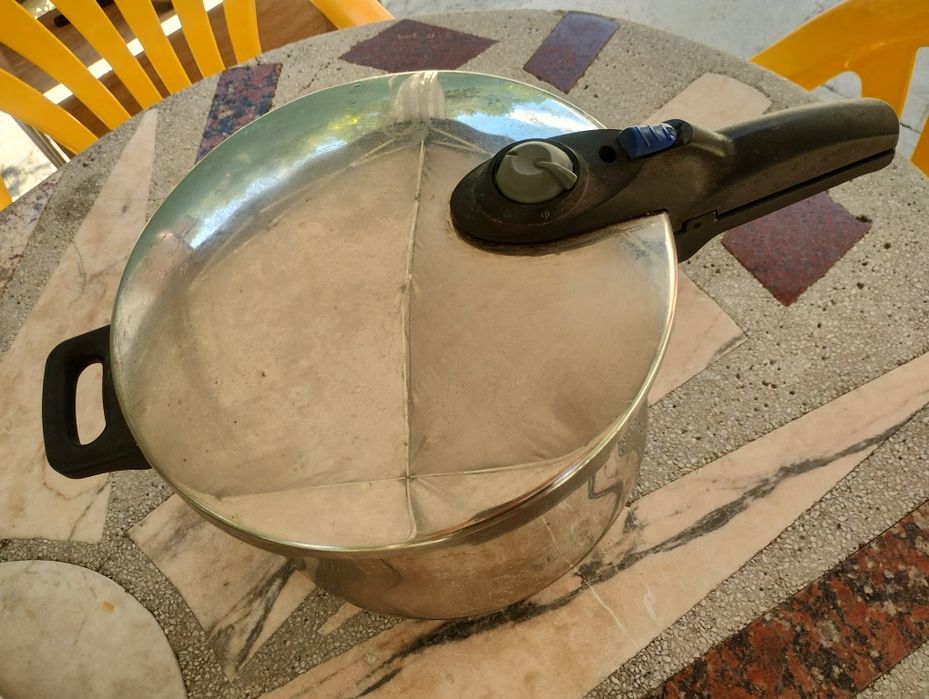 Херметическа тенджера