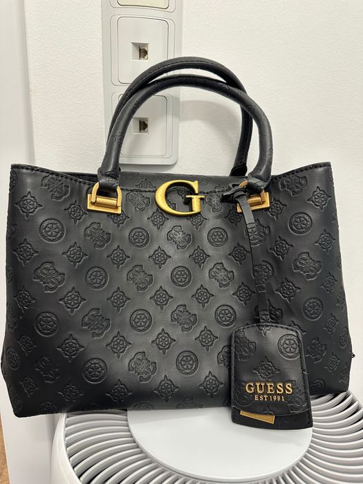 Дамска чанта Guess