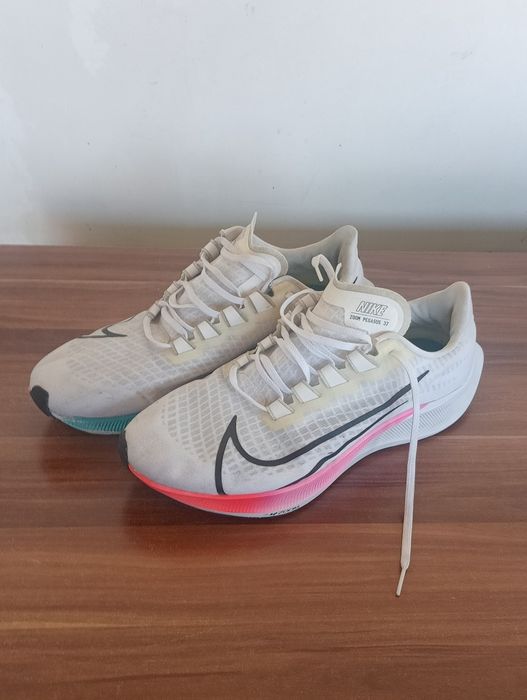 Adidași noi 450 lei toti