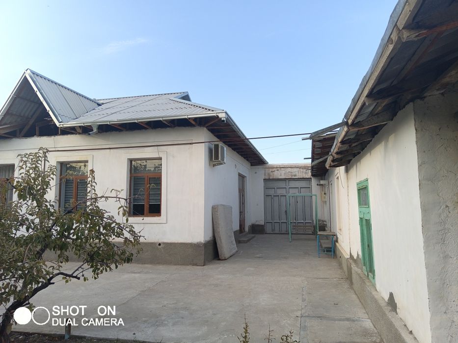 Тайёр ҳовли сотилади