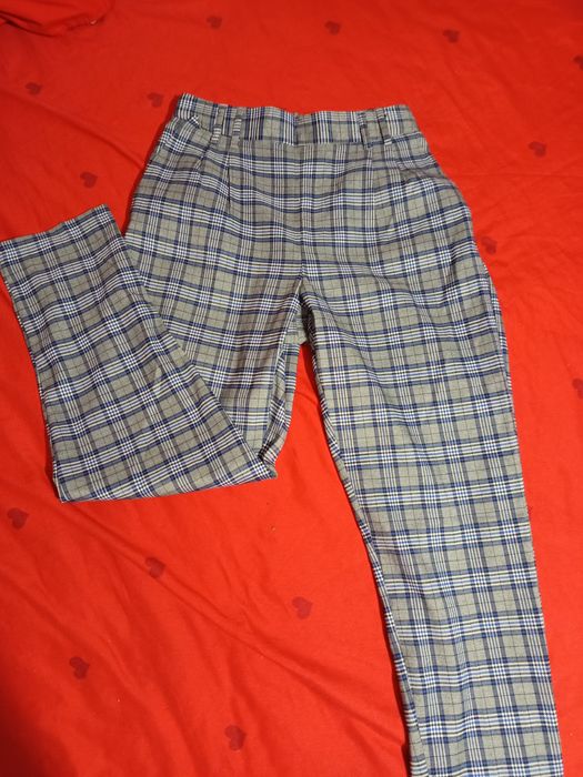 Pantaloni damă, carouri