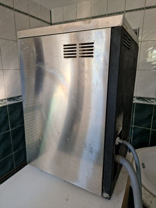 Mașină pentru cuburi de gheață