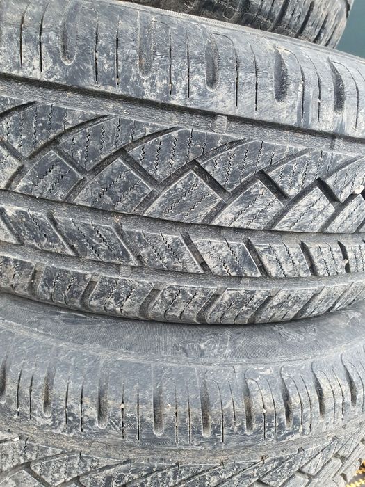 Продавам 4 бр  гуми 215/65/16-Всесезонни