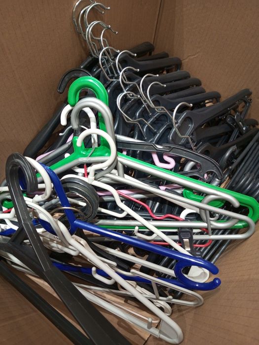 Вешалки разные  пишите