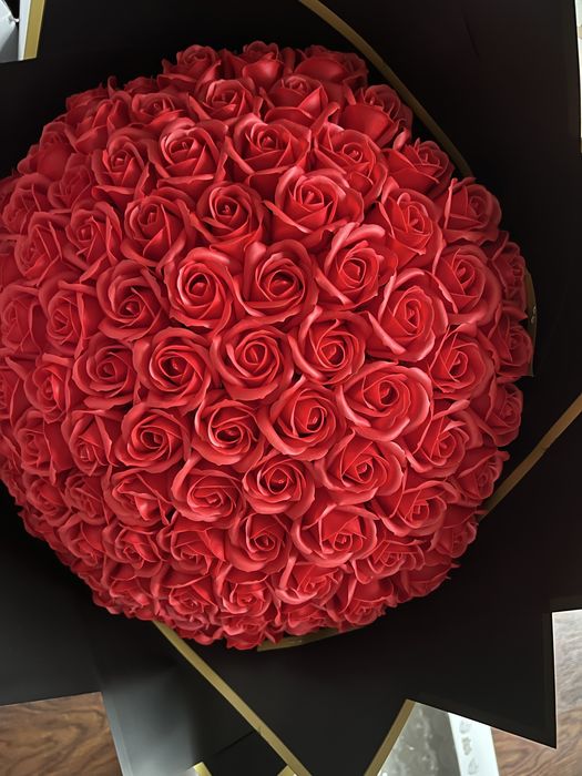 Buchet 101 trandafiri din sapun, parfumati