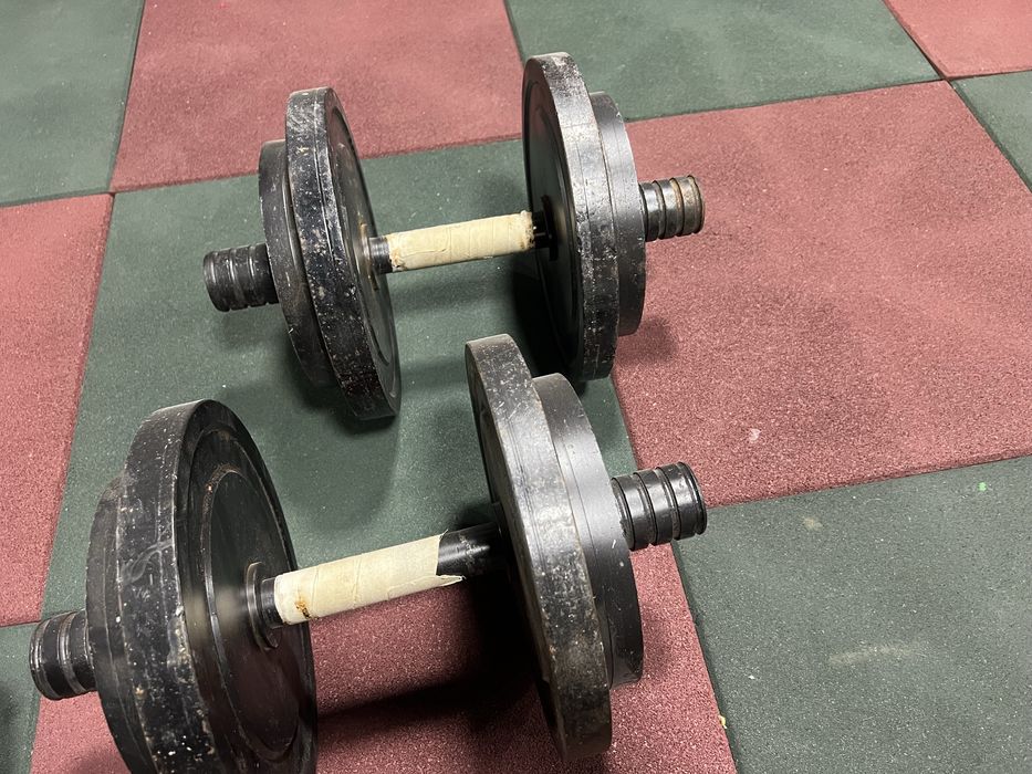 Продаются гантели