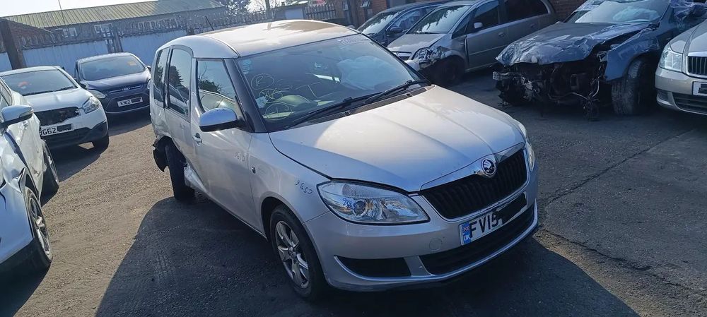 Dezmembrari / Dezmembrez Skoda Roomster Praktik (5J) [Fabr 2006-2015] 1.2 TSI CBZA cutie viteze manuala cod culoare LA7W