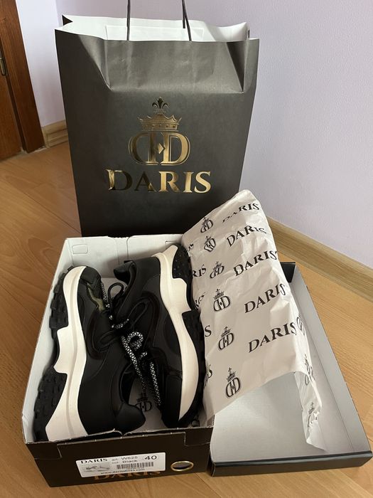 Сникърси от естествена кожа DARIS