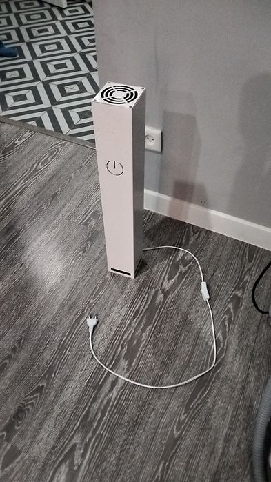 Продам УФ лампу новая