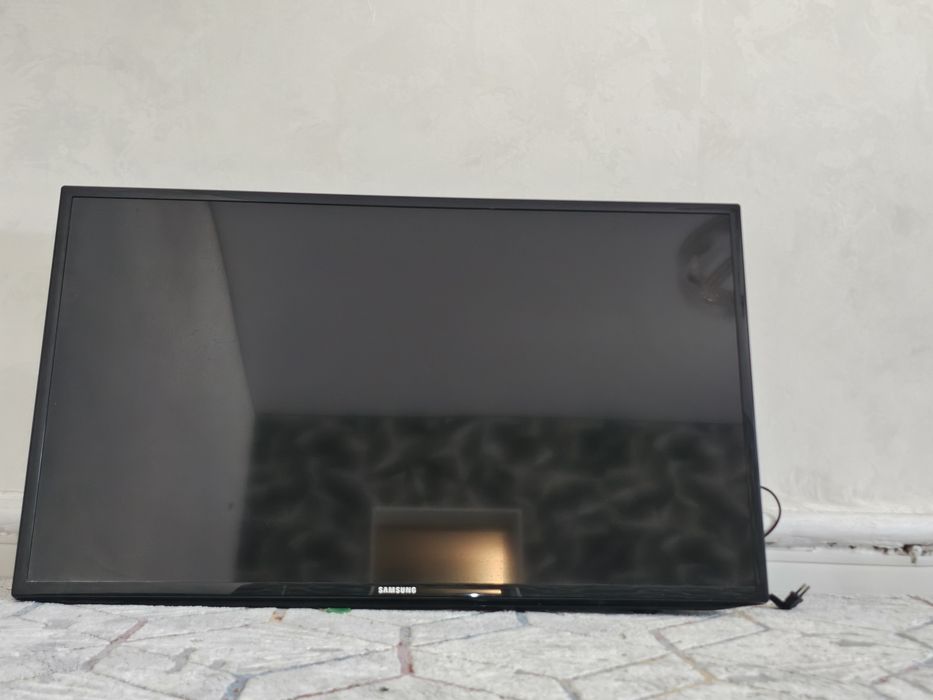 Samsung UE40EH5037K 40" (102 см) LED телевизор
Түрі: LED
HDMI – 2 дана